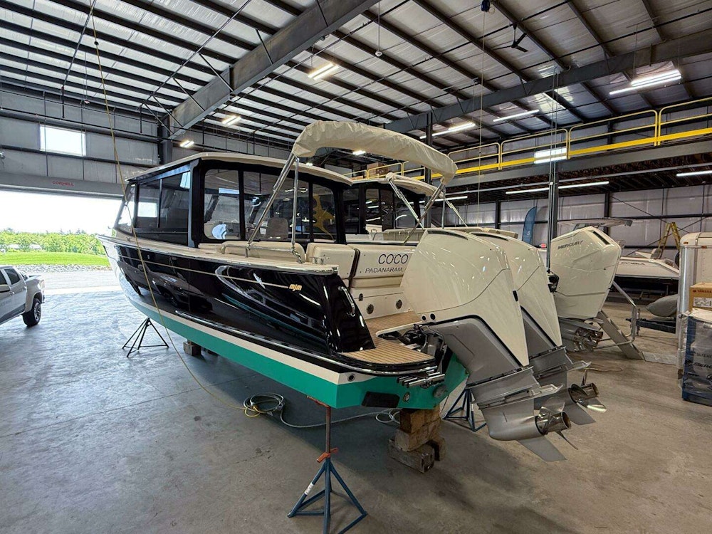 MJM 3 Yacht For Sale