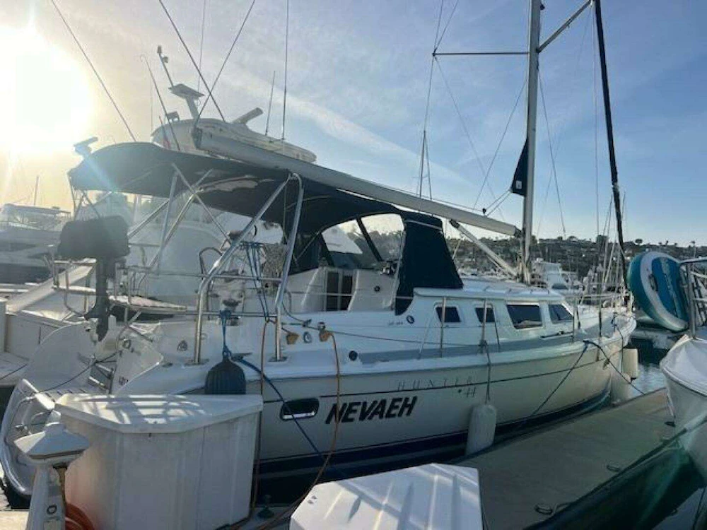 Hunter Decksalon 44 Yacht For Sale
