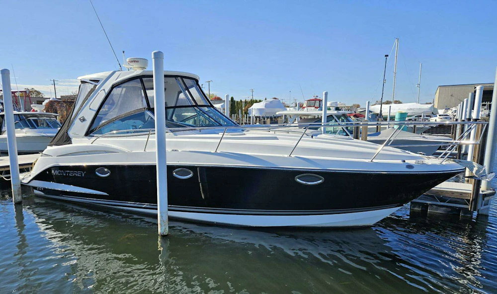 Monterey 355 Sport Yacht Yacht For Sale