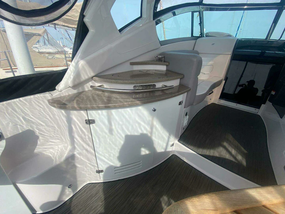 Four Winns 355 Vista Yacht For Sale