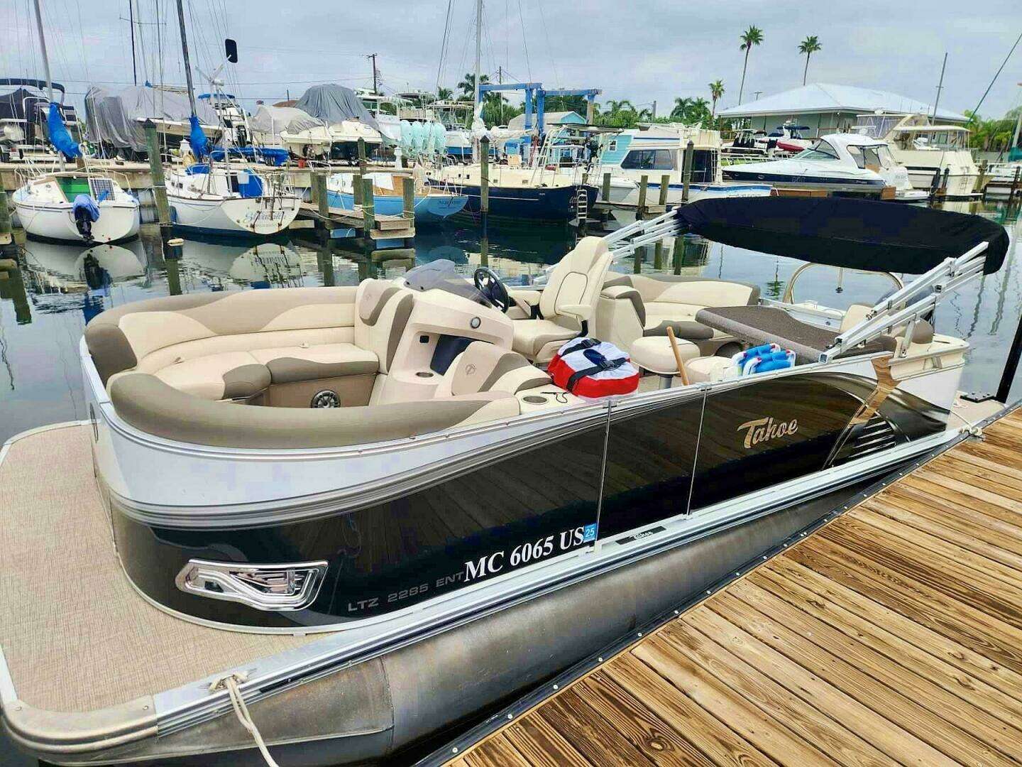 2022 Tahoe LTZ 2285 ENT Tritoon 23' Yacht For Sale | Seattle Yachts