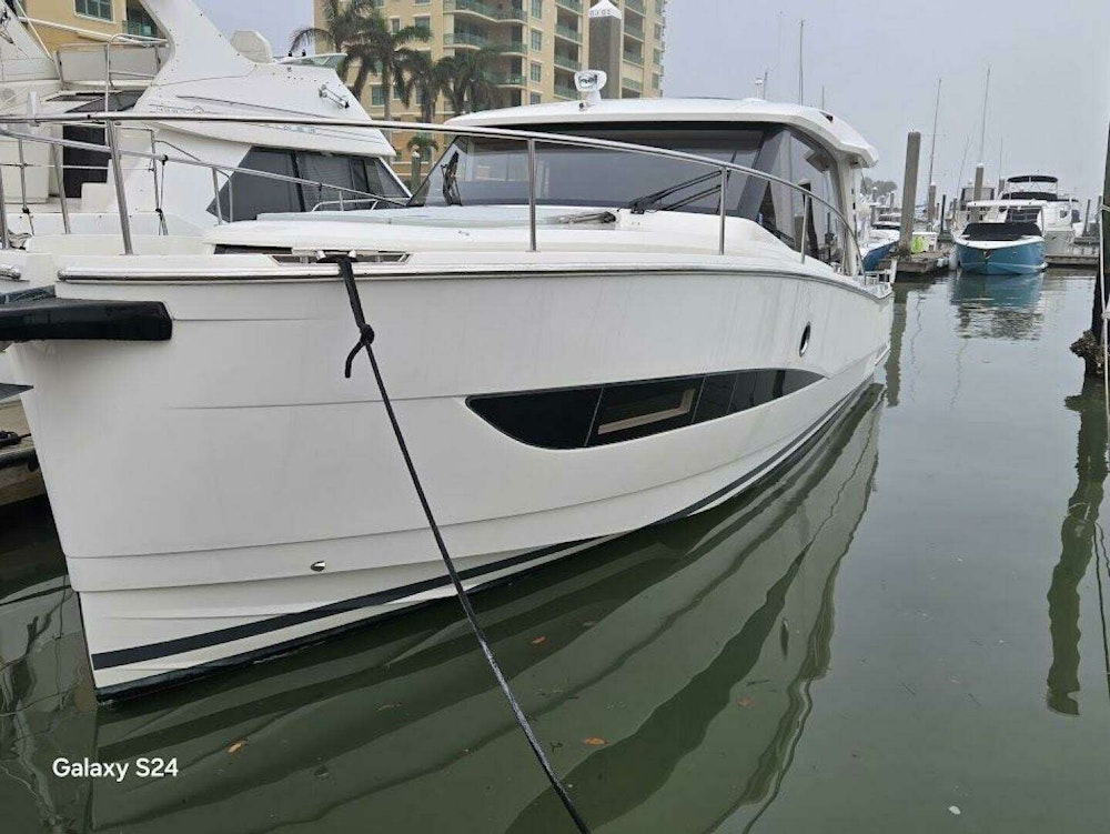 Greenline 39 Hybrid Yacht For Sale