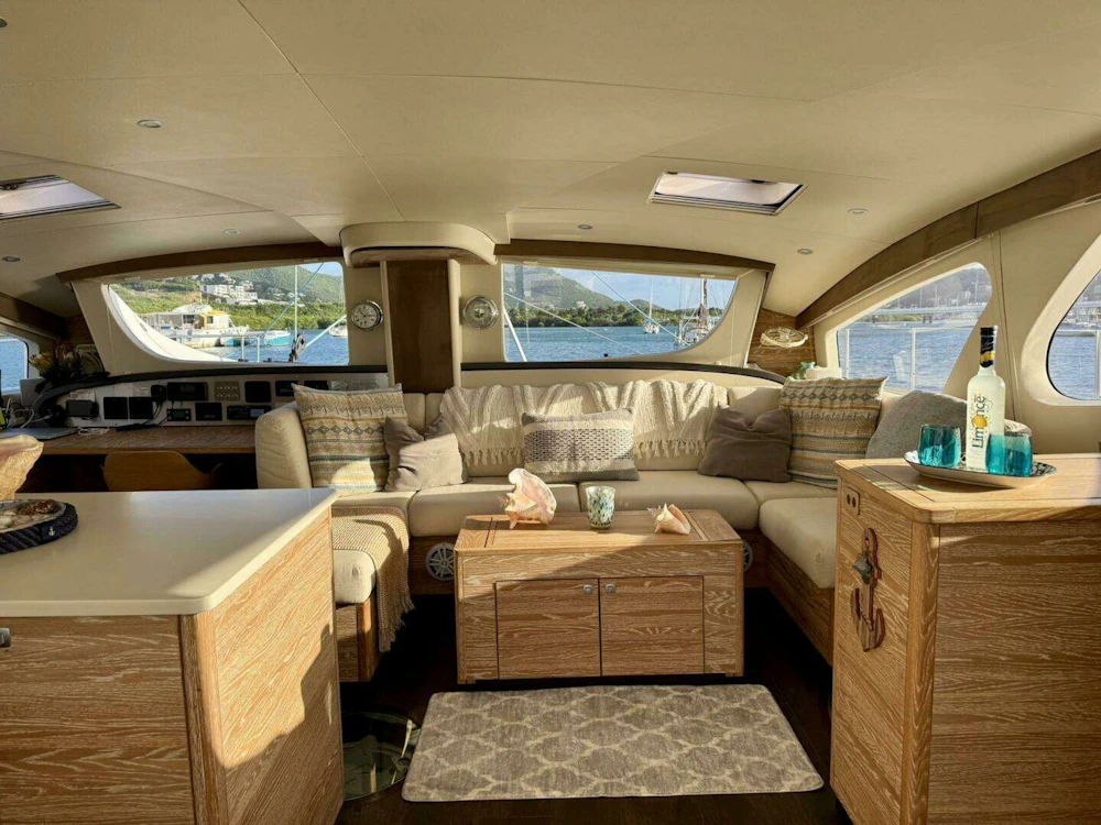 Xquisite Yachts X5 Yacht For Sale