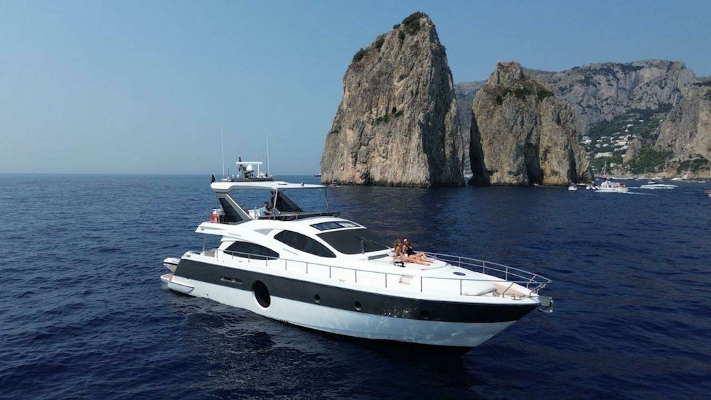 Aicon 64 Yacht For Sale