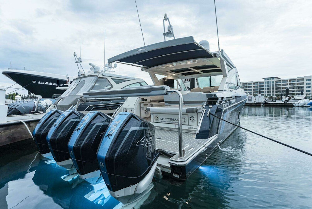 Formula 430 Super Sport Crossover Yacht For Sale