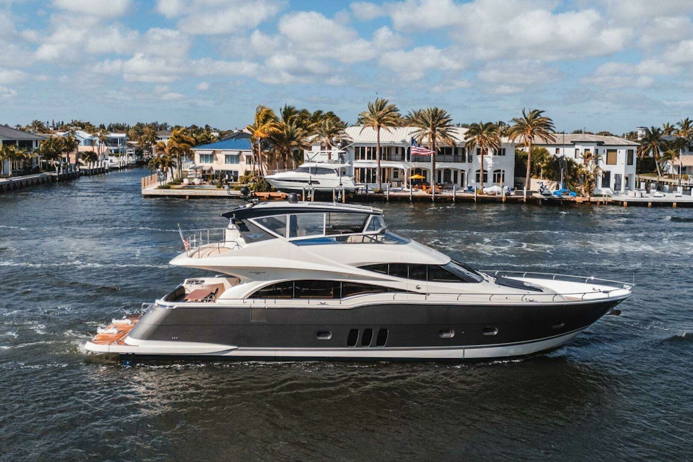 Marquis 720 Fly Yacht For Sale