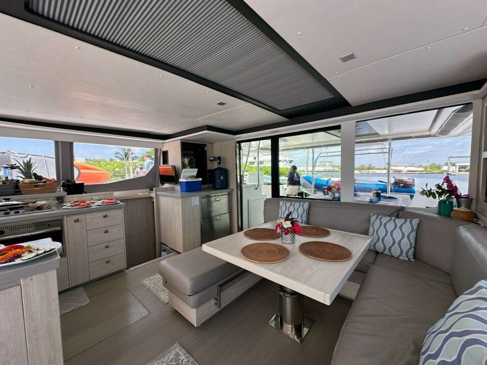 Robertson & Caine Leopard 45 Yacht For Sale
