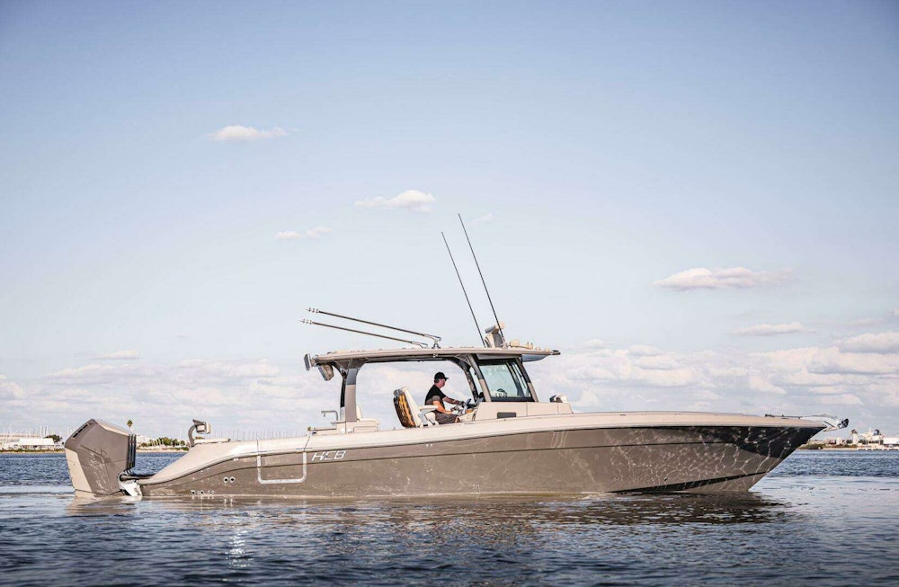 HCB 42 Lujo Yacht For Sale