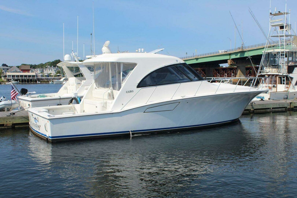 Cabo 40 Hardtop Express Yacht For Sale