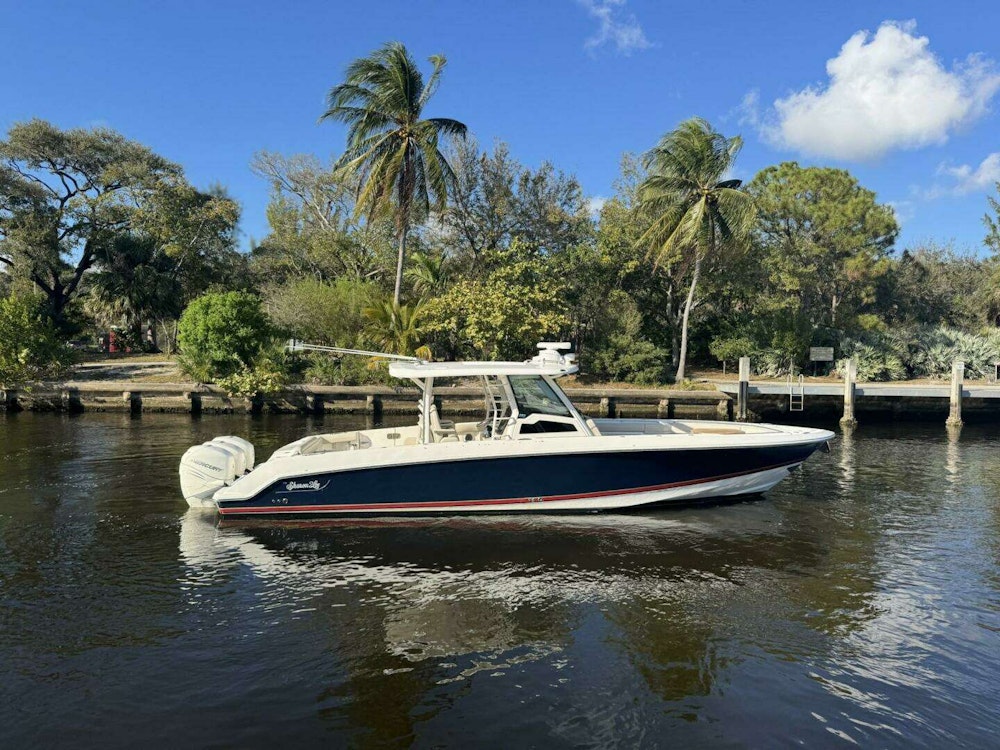 Boston Whaler 380 Outrage Yacht For Sale