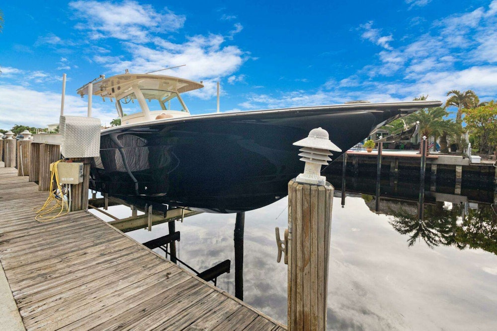 Scout 320 LXF Yacht For Sale