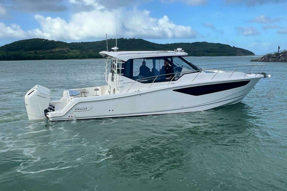 Boston Whaler Conquest 405 Yacht For Sale