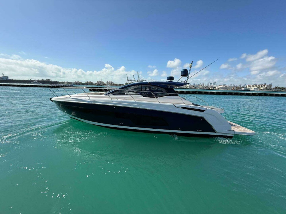 Azimut Atlantis 45 Yacht For Sale