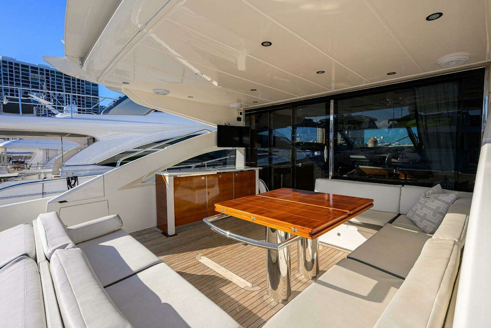 Princess V72 Express Yacht Yacht For Sale