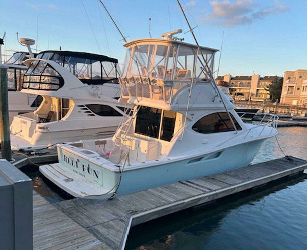 Tiara Yachts 3900 Convertible Yacht For Sale