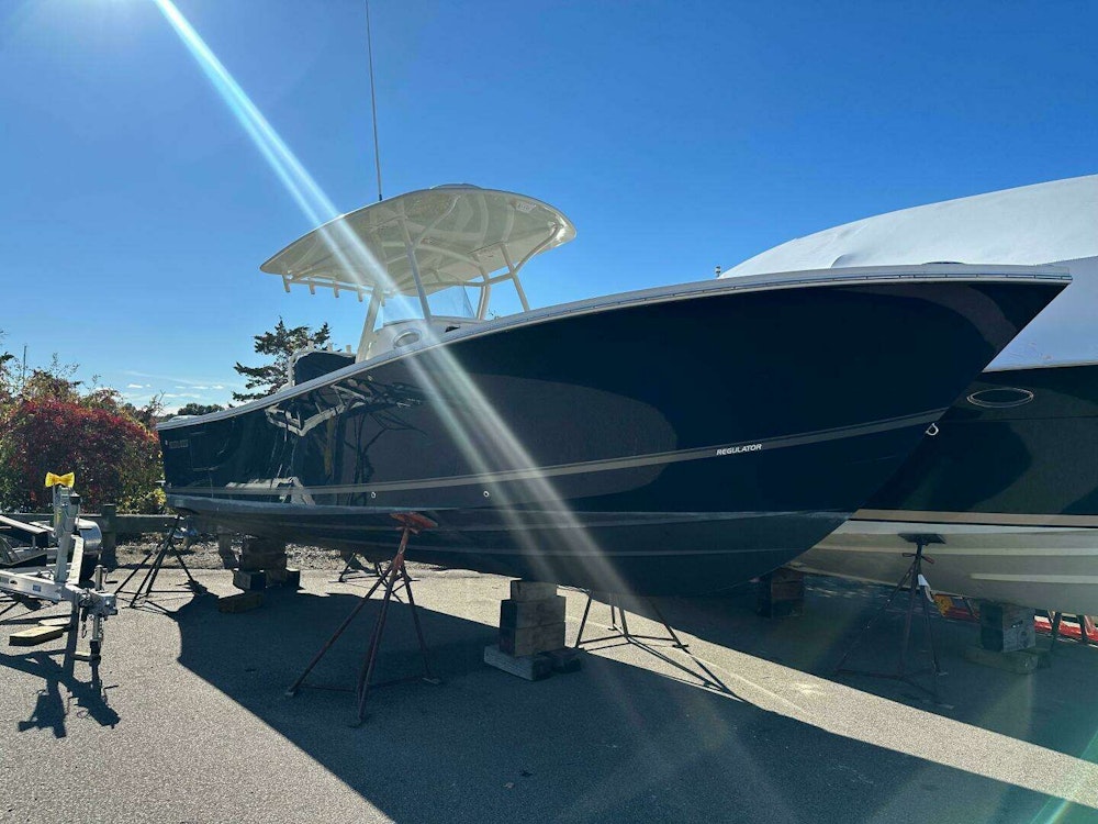 Regulator 31 Yacht For Sale