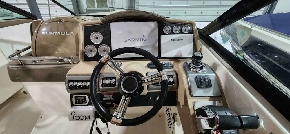 Formula 350 CBR Yacht For Sale