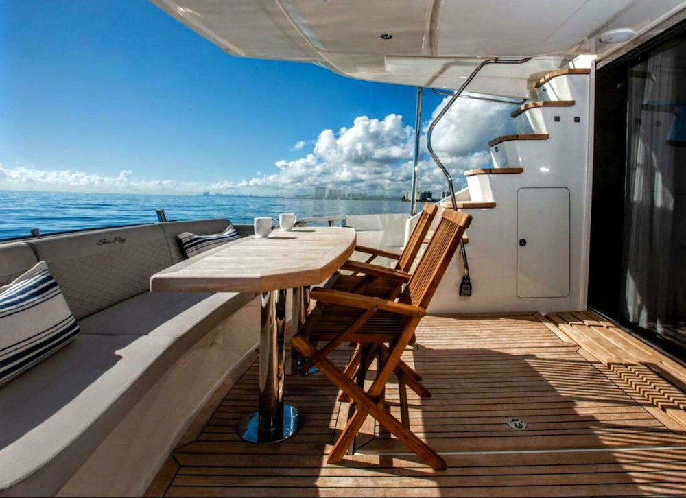 Sea Ray L650 Fly Yacht For Sale