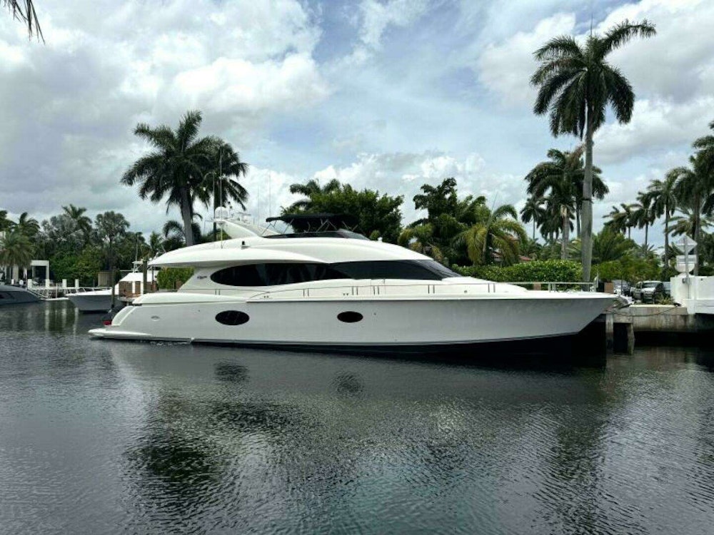 Lazzara Yachts  Yacht For Sale