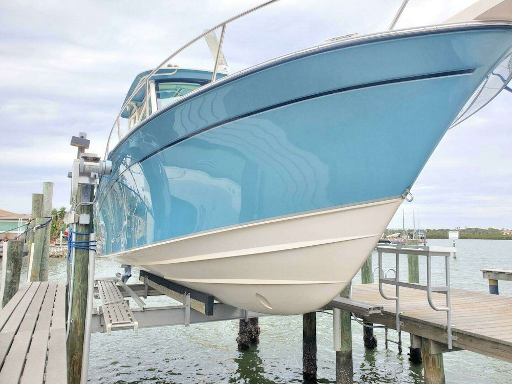 Grady-White 330 Express Yacht For Sale
