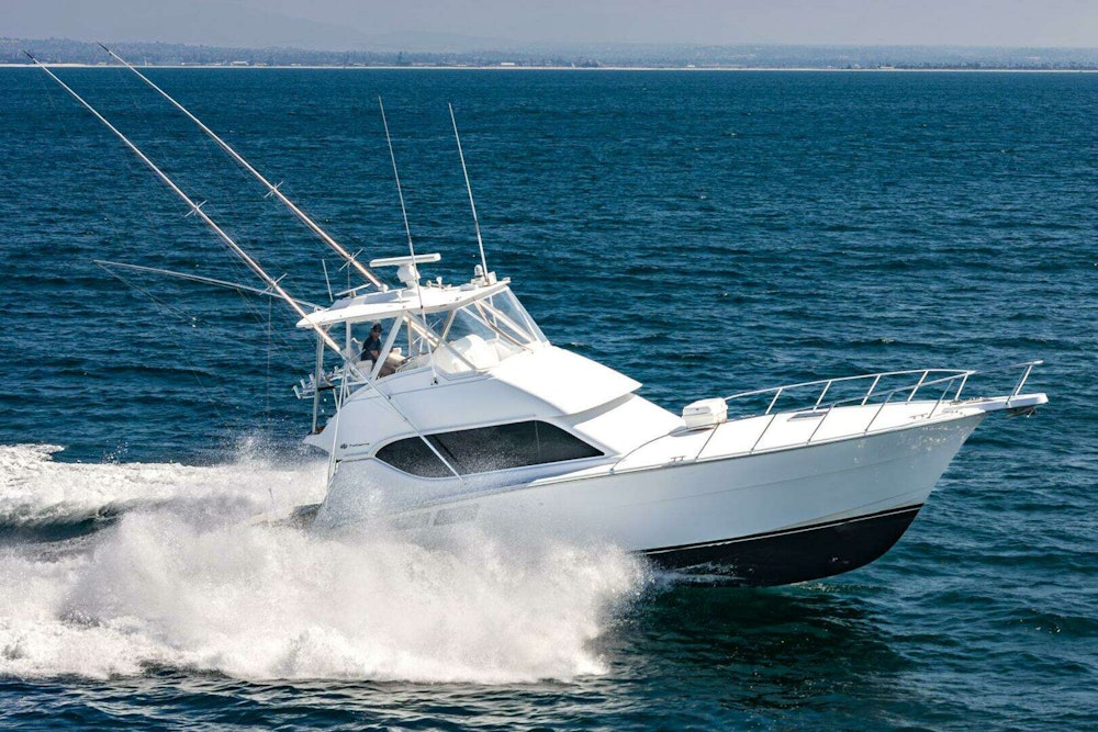 Hatteras 50 Convertible Yacht For Sale