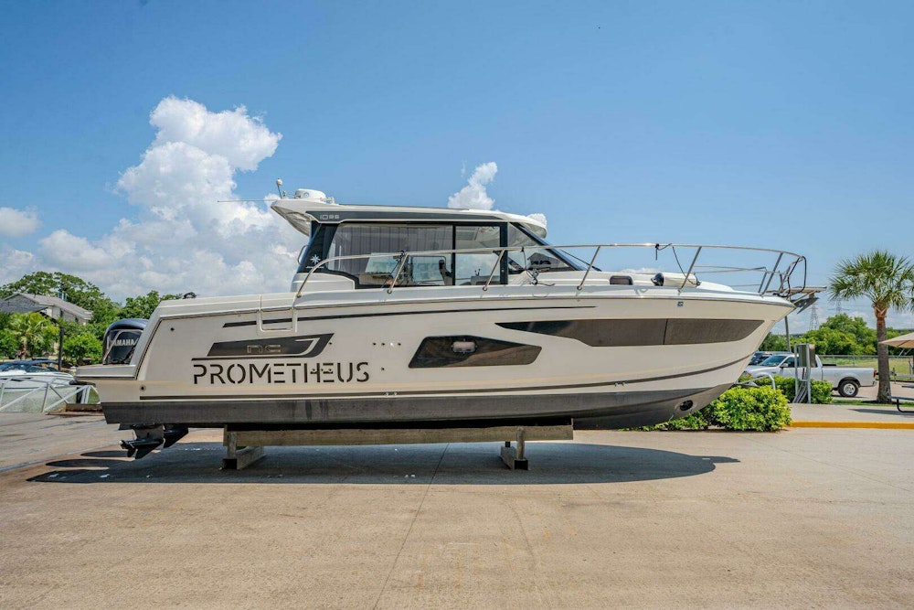 Jeanneau NC 1095 Yacht For Sale
