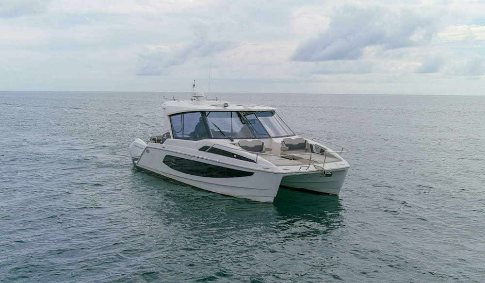 Aquila 36 Sport Yacht For Sale