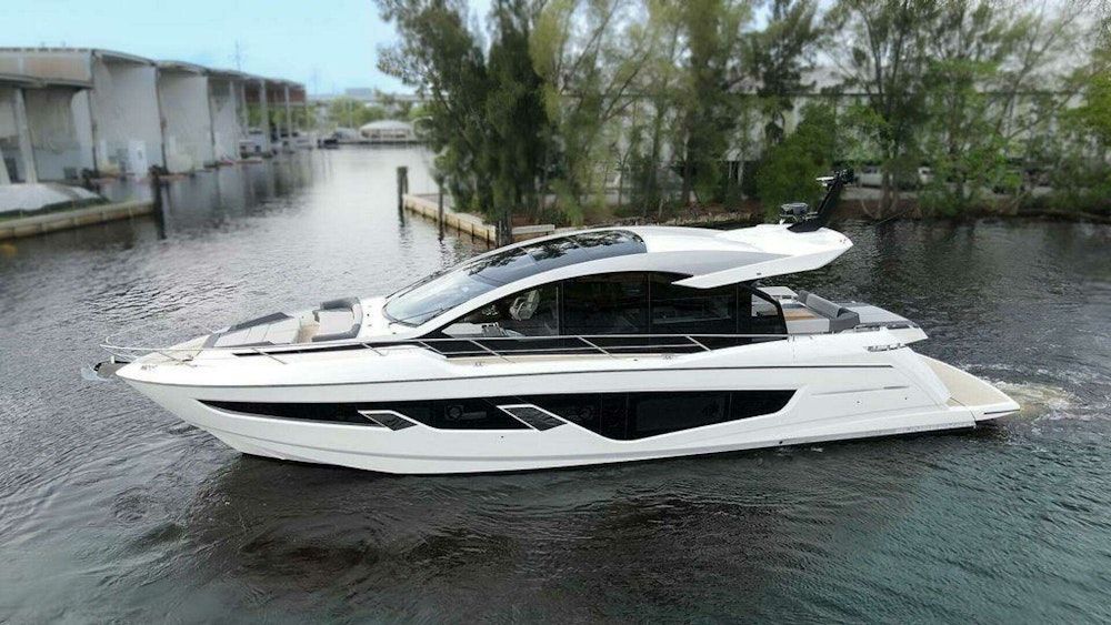 Sunseeker 65 PREDATOR Yacht For Sale