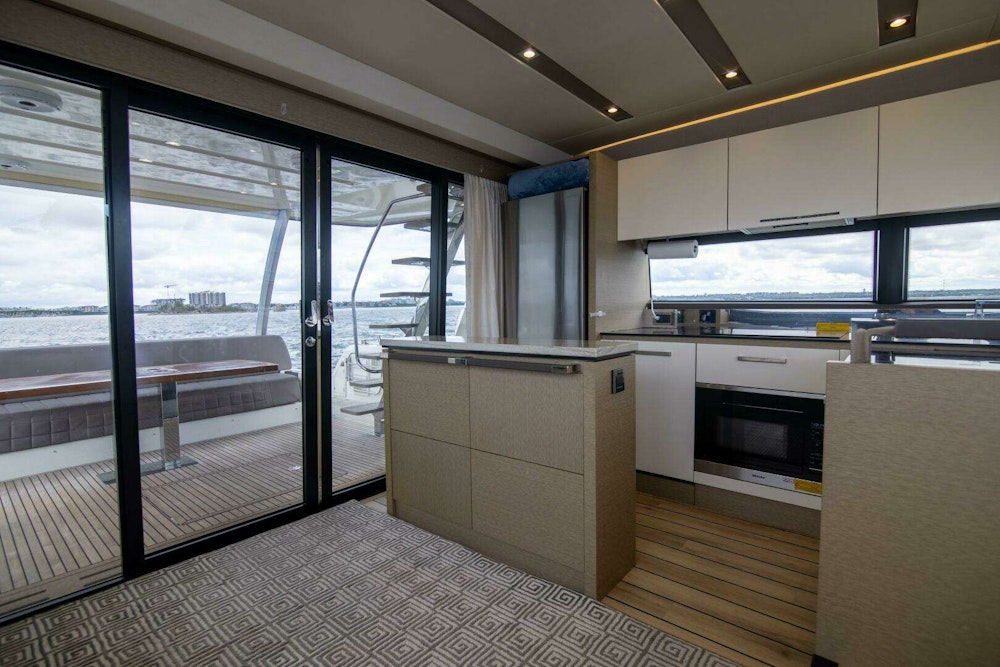 Prestige 680 Flybridge Yacht For Sale