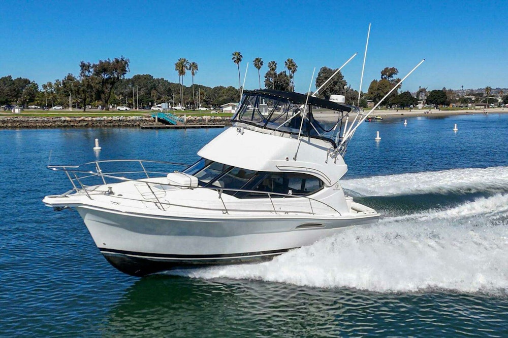 Riviera 33 Convertible Yacht For Sale