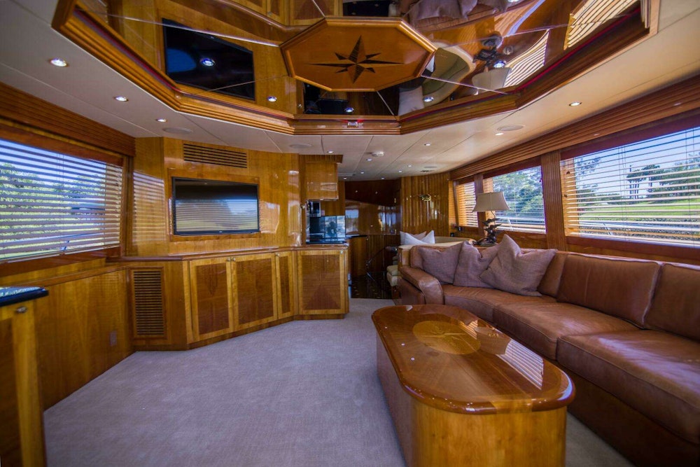 Hatteras 86 Sportfish Yacht For Sale