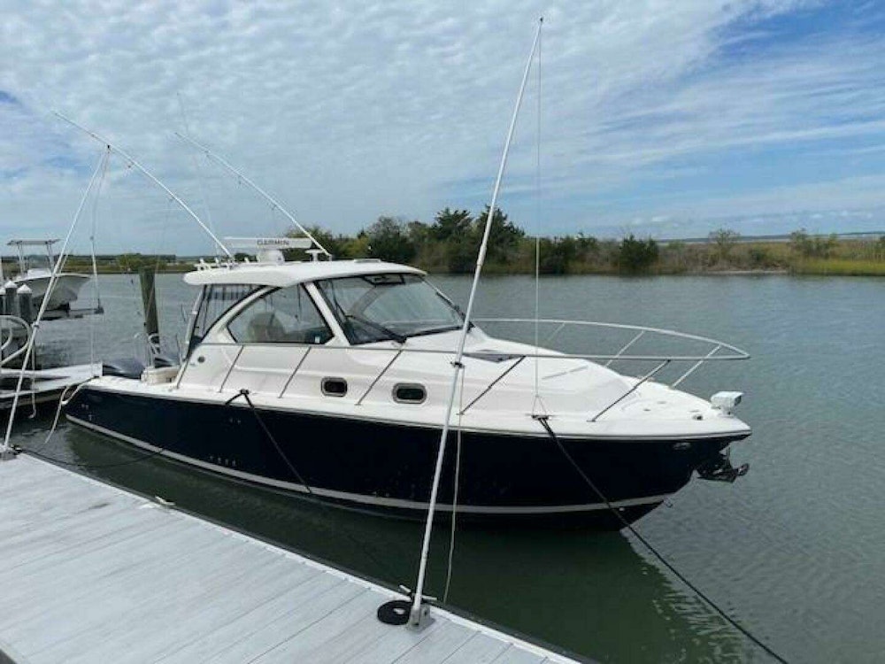 Pursuit OS 325 Offshore Yacht For Sale