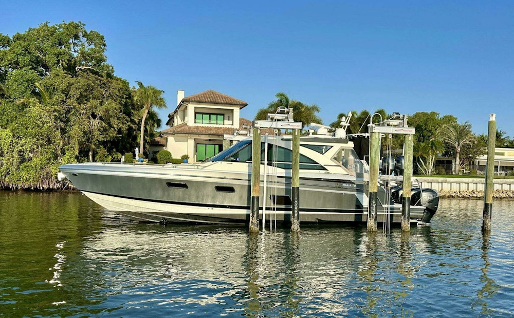 Formula 430 Yacht For Sale