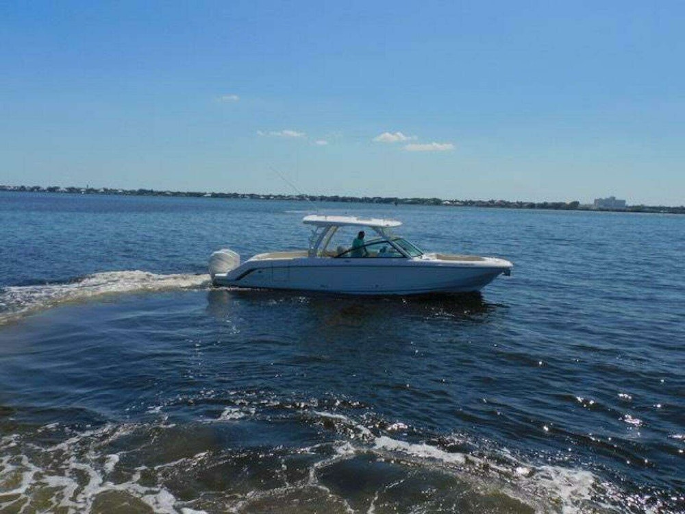 Boston Whaler  Yacht For Sale