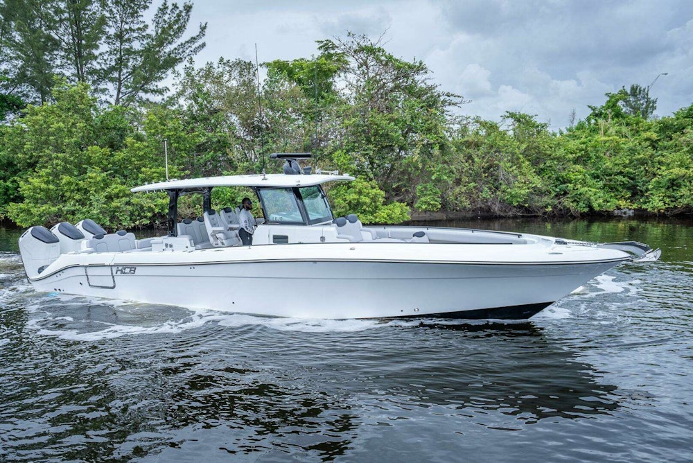 HCB 42 Lujo Yacht For Sale