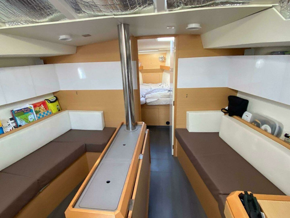 Allures 39.9 Yacht For Sale