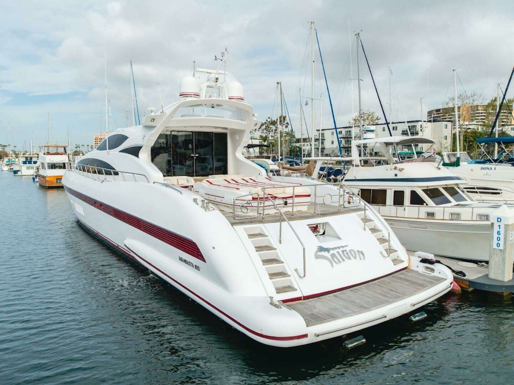 Mangusta 105 Sport Yacht For Sale