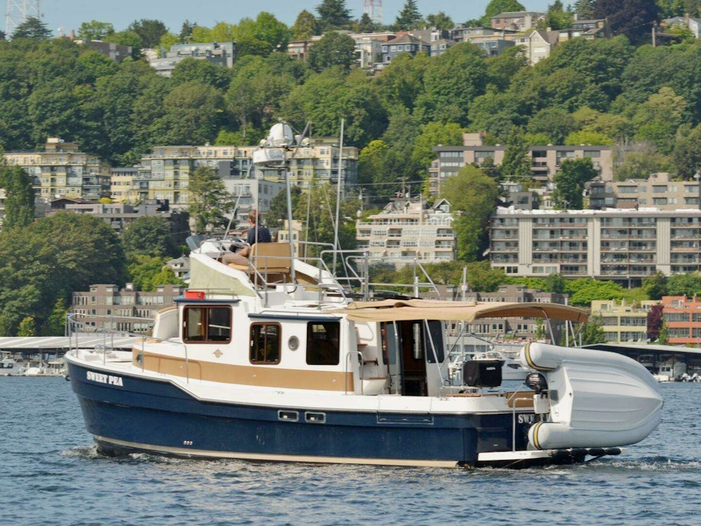 Ranger Tugs R-31 CB Yacht For Sale