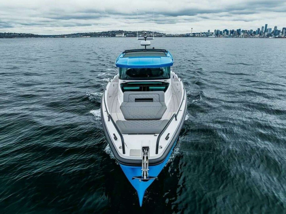 Axopar Cross Cabin Yacht For Sale