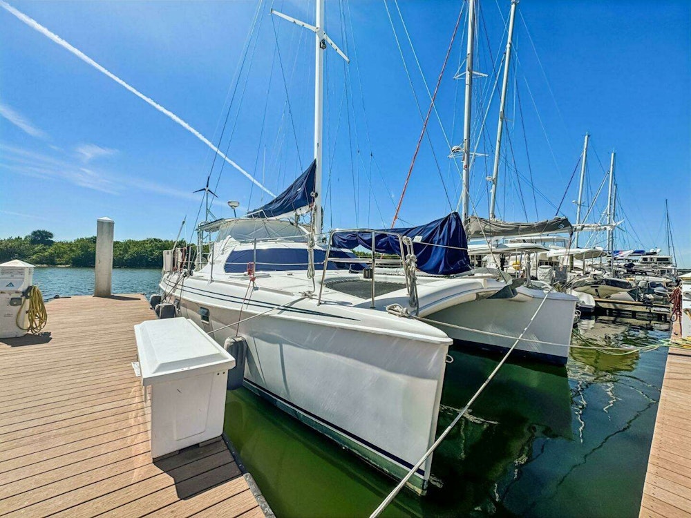 Manta  Yacht For Sale