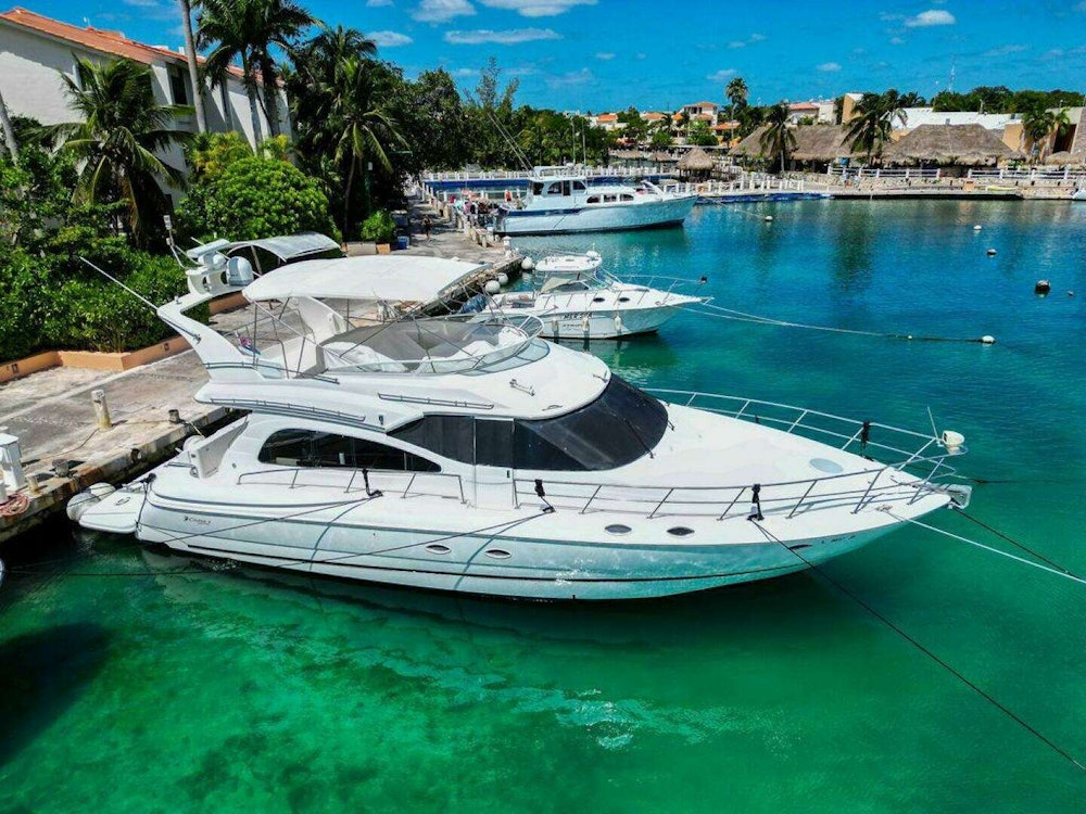 Cruisers Yachts Sedan sport Yacht For Sale