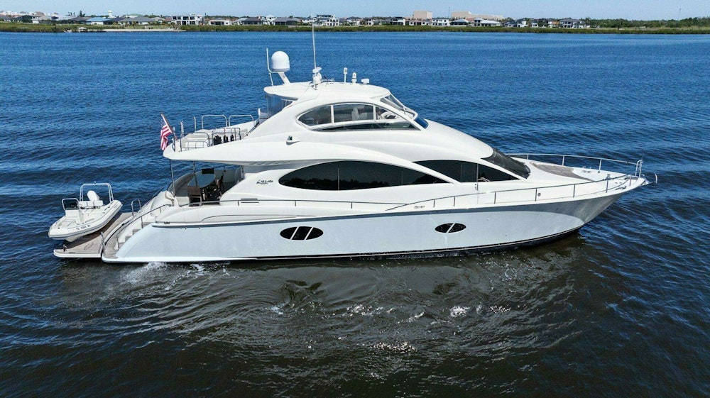Lazzara Yachts  Yacht For Sale