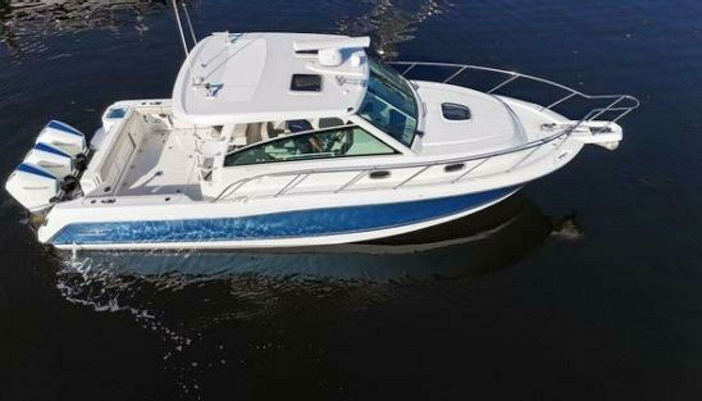 Boston Whaler  Yacht For Sale