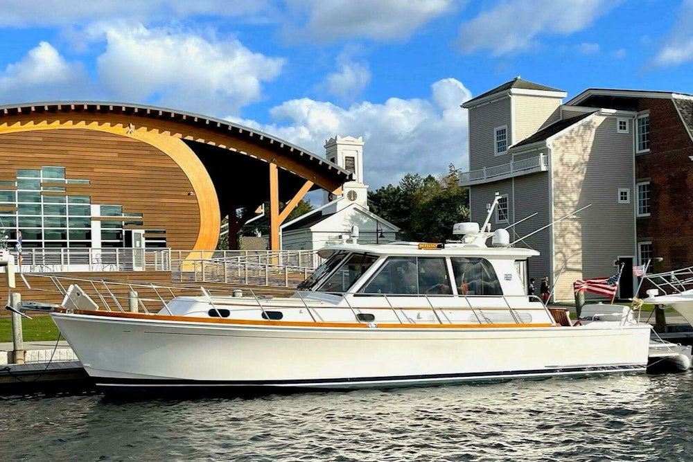 Grand Banks Eastbay 46 SX Yacht For Sale