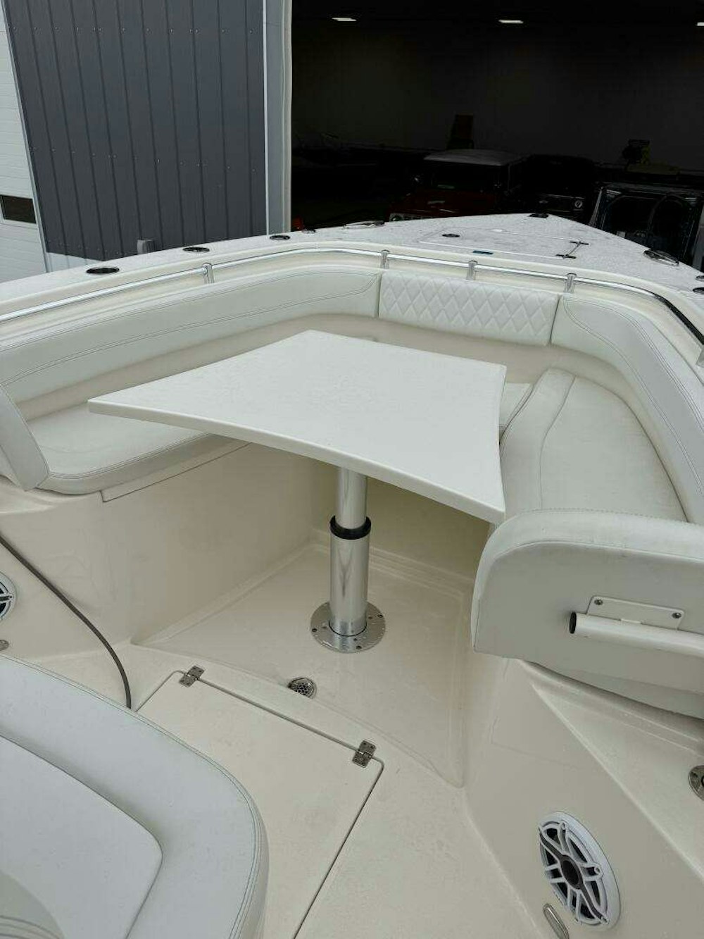 Cobia 301 CC Yacht For Sale