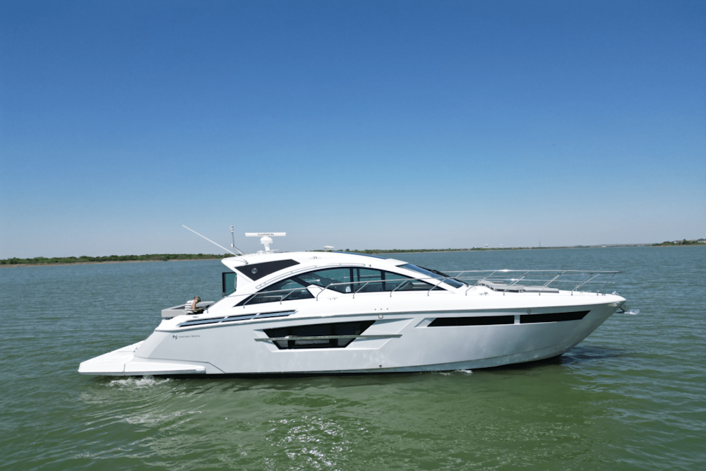 Cruisers Yachts 54 CANTIUS Yacht For Sale