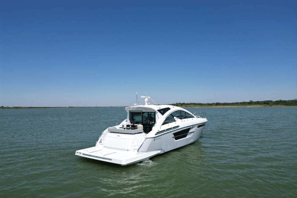 Cruisers Yachts 54 CANTIUS Yacht For Sale