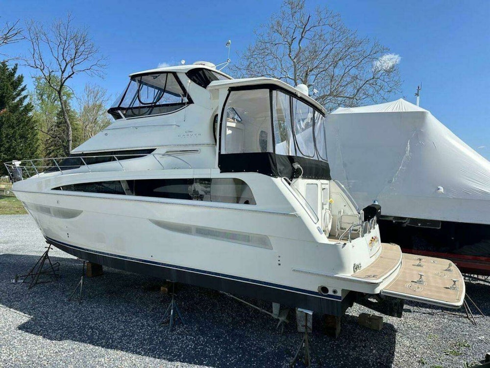 Carver 43 Motor Yacht Yacht For Sale