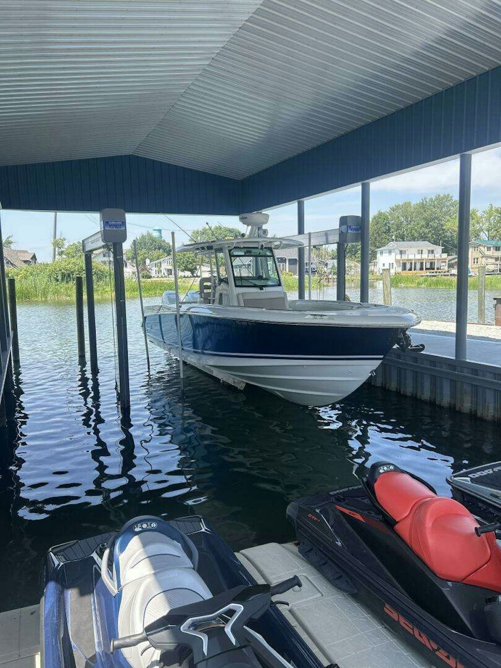 Boston Whaler  Yacht For Sale