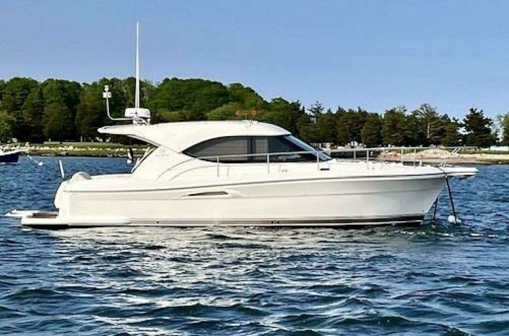 Riviera 3600 Sport Yacht Yacht For Sale
